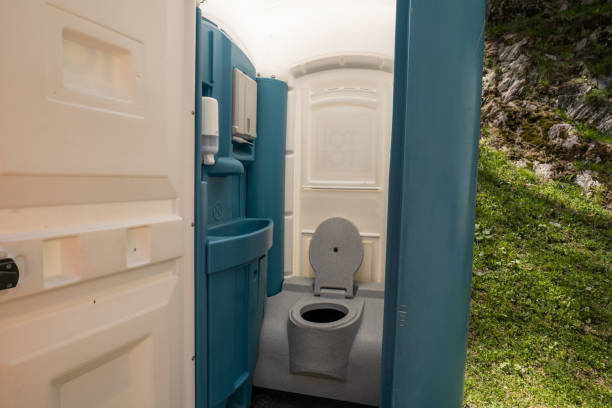 Best Porta potty rental near me  in Suitland, MD